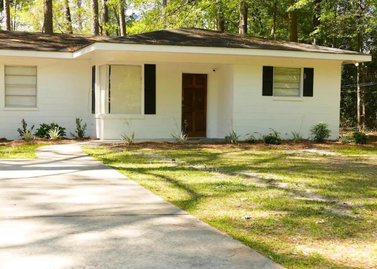 Comfortable Cottage On The Blue Mile - Close To Gsu! Statesboro Extérieur photo